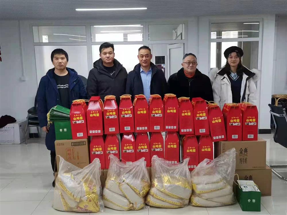 情牵小年送温暖 助力振兴暖民心 Beat365唯一官方网站走访楚家庄帮扶村